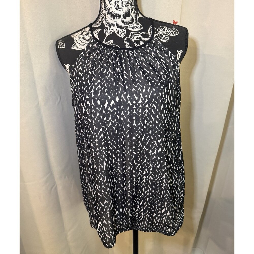 Express Women’s Medium Black &‎ White Halter style blouse sleeveless tank NWT